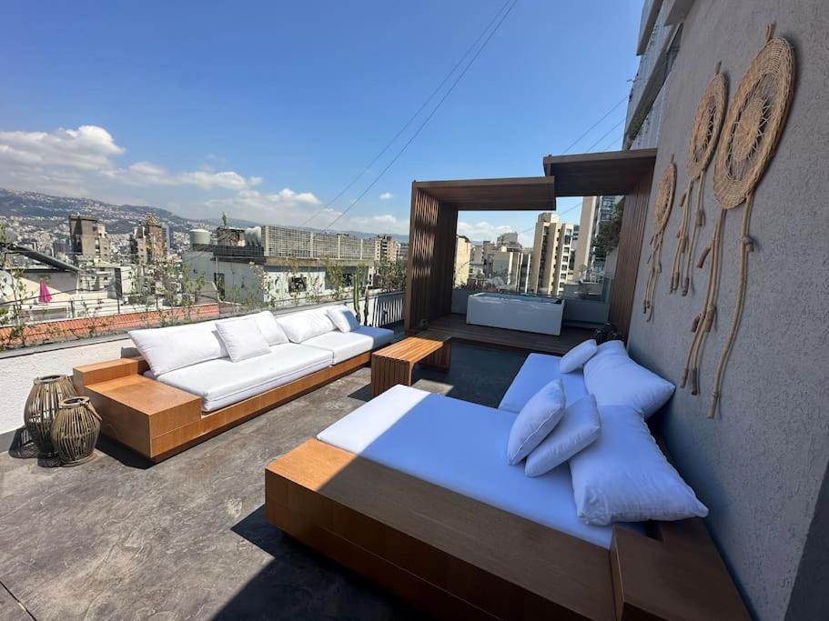 ベイルートAchrafieh Rooftop 1-Br With Jacuzziアパートメント エクステリア 写真